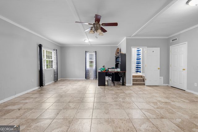 35 S Robin Lane, Newnan, GA 30263