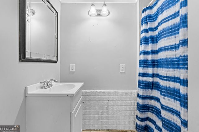 35 S Robin Lane, Newnan, GA 30263