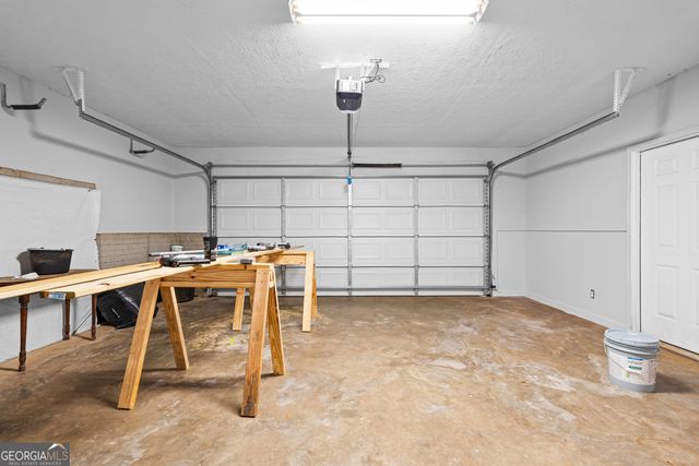 35 S Robin Lane, Newnan, GA 30263