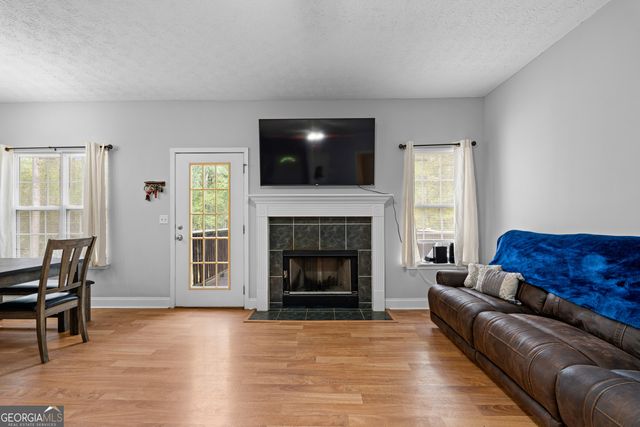 35 S Robin Lane, Newnan, GA 30263