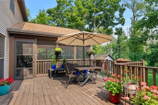 261 Riverwood DRIVE, Mishicot, WI 54228