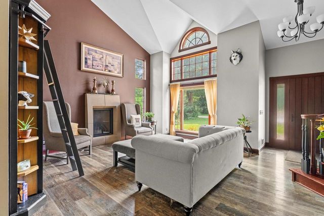 261 Riverwood DRIVE, Mishicot, WI 54228