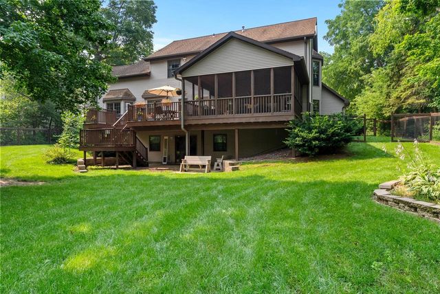 261 Riverwood DRIVE, Mishicot, WI 54228