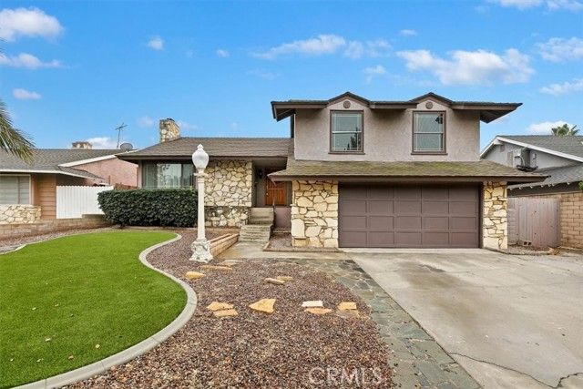 1450 Mariposa Drive, Corona, CA 92879