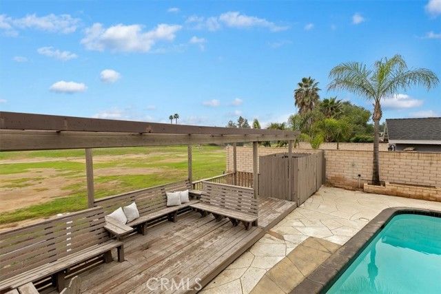 1450 Mariposa Drive, Corona, CA 92879