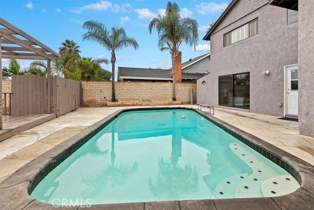 1450 Mariposa Drive, Corona, CA 92879