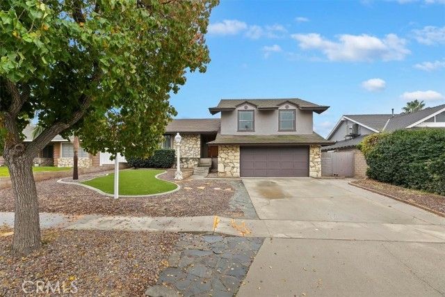 1450 Mariposa Drive, Corona, CA 92879