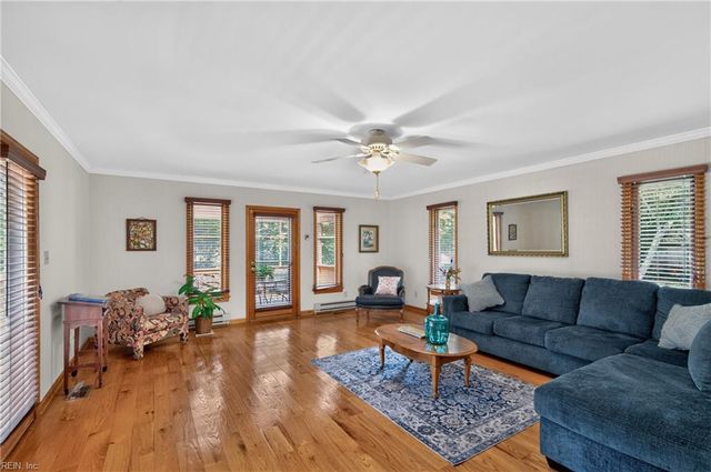 1673 Pine Tree DR, Gloucester Point, VA 23062