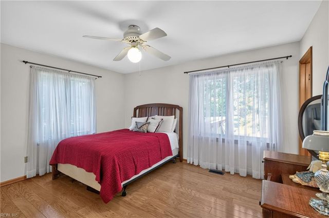 1673 Pine Tree DR, Gloucester Point, VA 23062