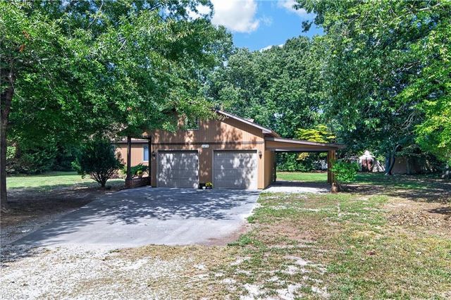 1673 Pine Tree DR, Gloucester Point, VA 23062