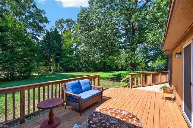 1673 Pine Tree DR, Gloucester Point, VA 23062