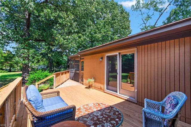 1673 Pine Tree DR, Gloucester Point, VA 23062