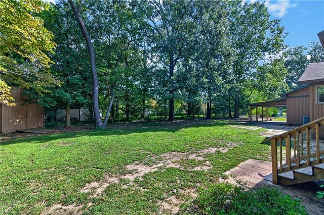 1673 Pine Tree DR, Gloucester Point, VA 23062