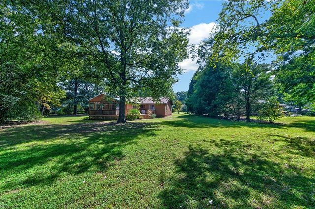 1673 Pine Tree DR, Gloucester Point, VA 23062