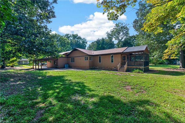 1673 Pine Tree DR, Gloucester Point, VA 23062