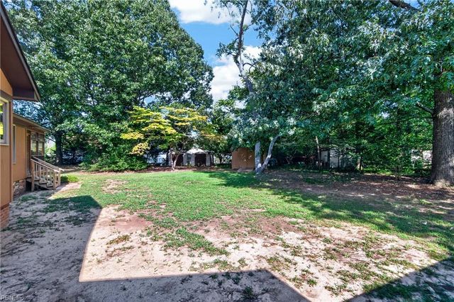 1673 Pine Tree DR, Gloucester Point, VA 23062
