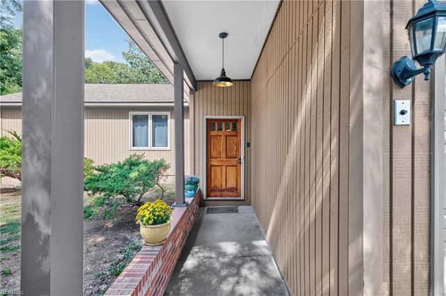 1673 Pine Tree DR, Gloucester Point, VA 23062