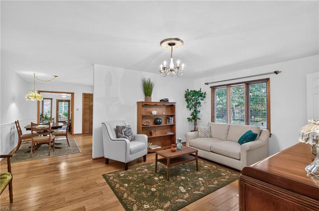 1673 Pine Tree DR, Gloucester Point, VA 23062