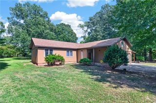 1673 Pine Tree DR, Gloucester Point, VA 23062