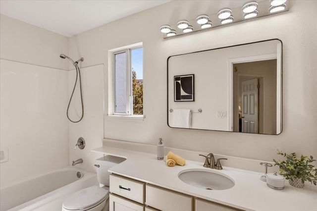 205 Houghton Street, Mountain View, CA 94041