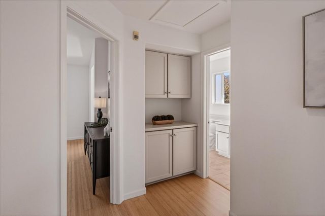 205 Houghton Street, Mountain View, CA 94041