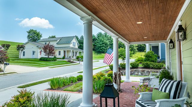 12 Silk Reed CIR, Daleville, VA 24083