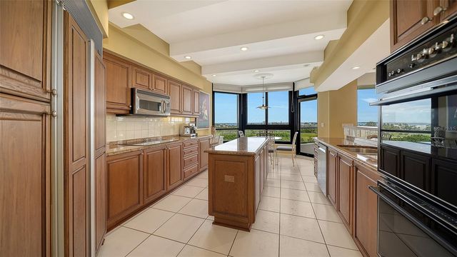 545 SANCTUARY DRIVE B506, Longboat Key, FL 34228