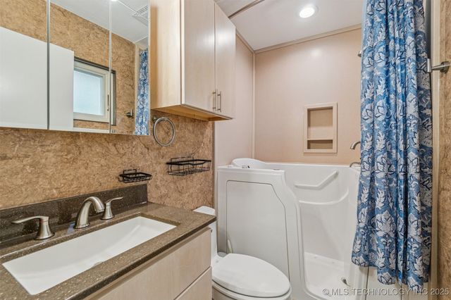 421301 E 1183 Road, Eufaula, OK 74432