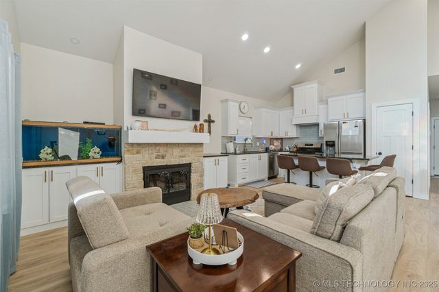 421301 E 1183 Road, Eufaula, OK 74432