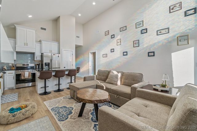 421301 E 1183 Road, Eufaula, OK 74432