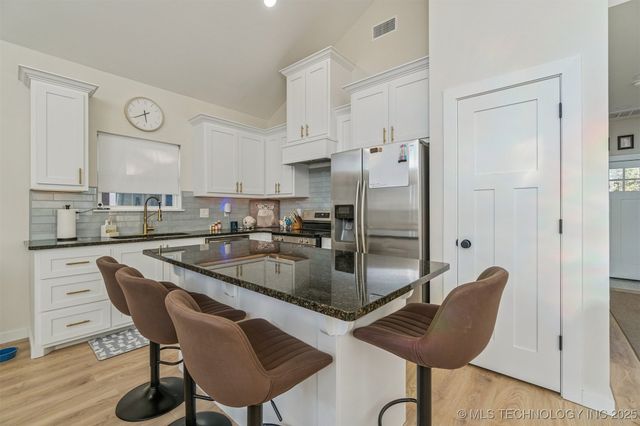 421301 E 1183 Road, Eufaula, OK 74432