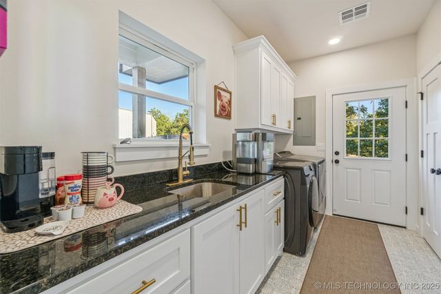 421301 E 1183 Road, Eufaula, OK 74432