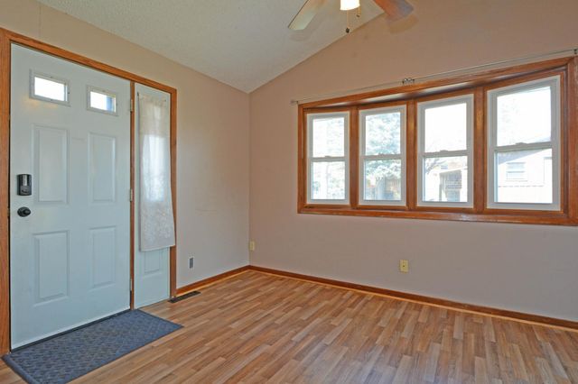 1483 3rd Street E, Saint Paul, MN 55106