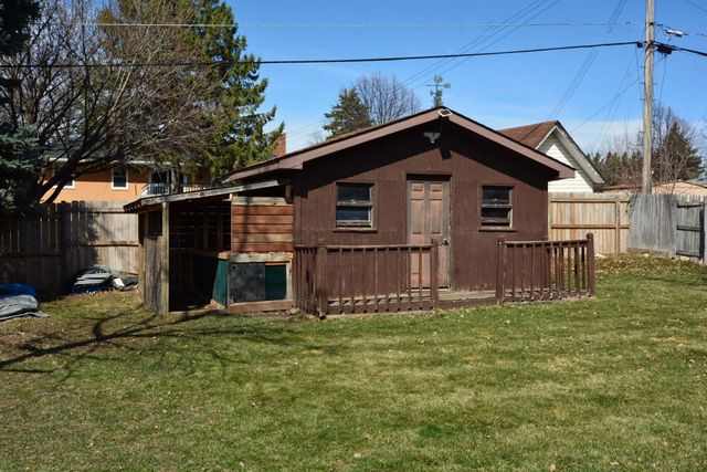 1483 3rd Street E, Saint Paul, MN 55106