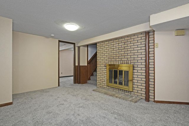 1483 3rd Street E, Saint Paul, MN 55106