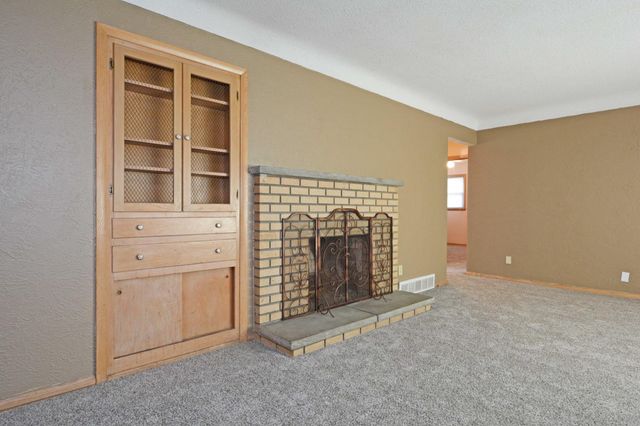 1483 3rd Street E, Saint Paul, MN 55106