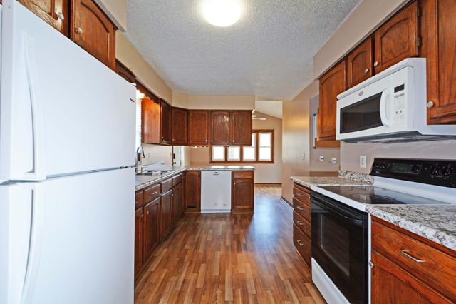 1483 3rd Street E, Saint Paul, MN 55106