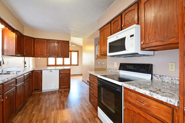 1483 3rd Street E, Saint Paul, MN 55106