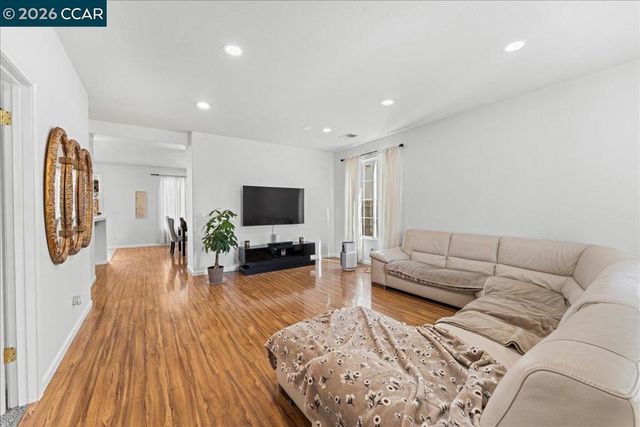 563 Silver Saddle Dr, Pittsburg, CA 94565