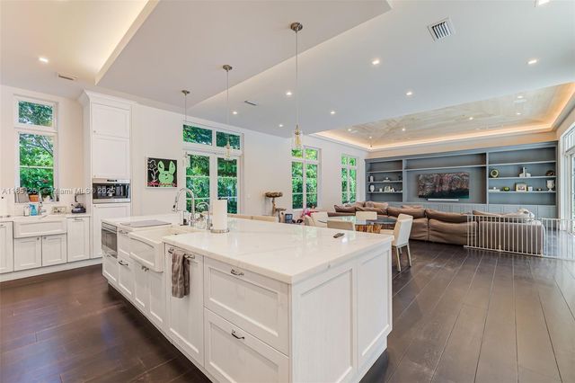 13580 SW 67th Ave, Pinecrest, FL 33156