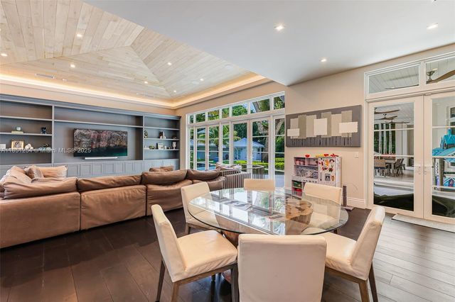 13580 SW 67th Ave, Pinecrest, FL 33156