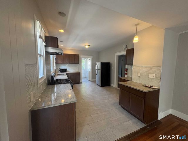 552 Central Avenue 1, New Haven, CT 06515