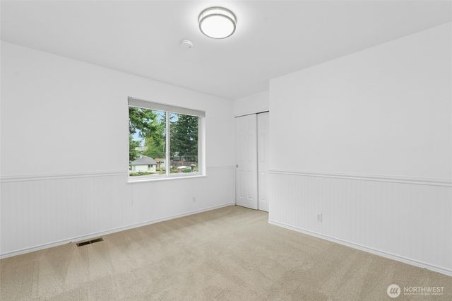 1132 Crawford Rd, Lynnwood, WA 98036