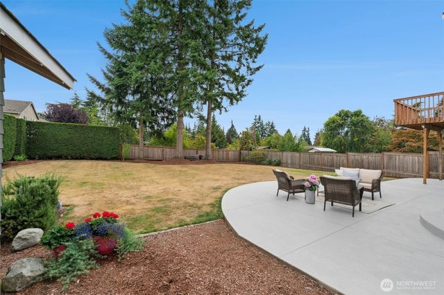 1132 Crawford Rd, Lynnwood, WA 98036
