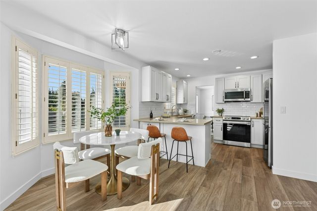 1132 Crawford Rd, Lynnwood, WA 98036