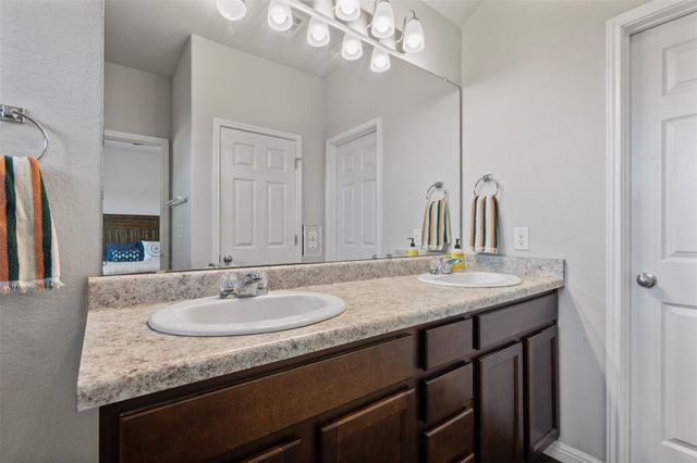 204 Lambert ST, Leander, TX 78641
