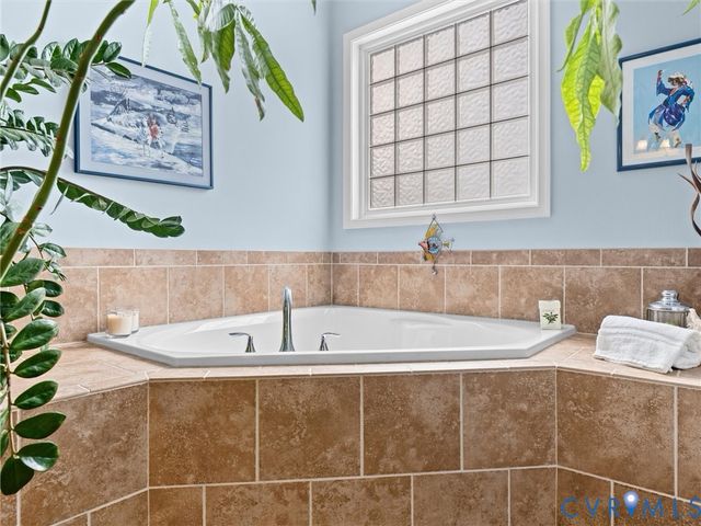 1663 Centerville Parke Ln, Manakin Sabot, VA 23103