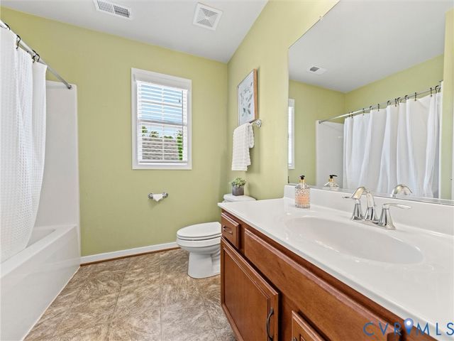 1663 Centerville Parke Ln, Manakin Sabot, VA 23103
