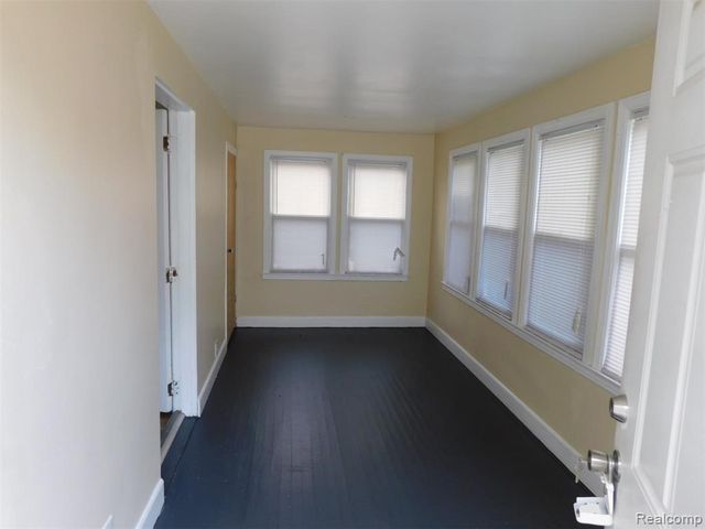 165 Avery Street, Clinton Township, MI 48036