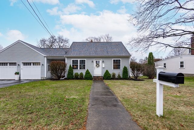 222 Harris St, Taunton, MA 02780